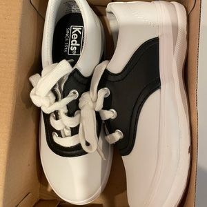 NIB Keds saddles shoes